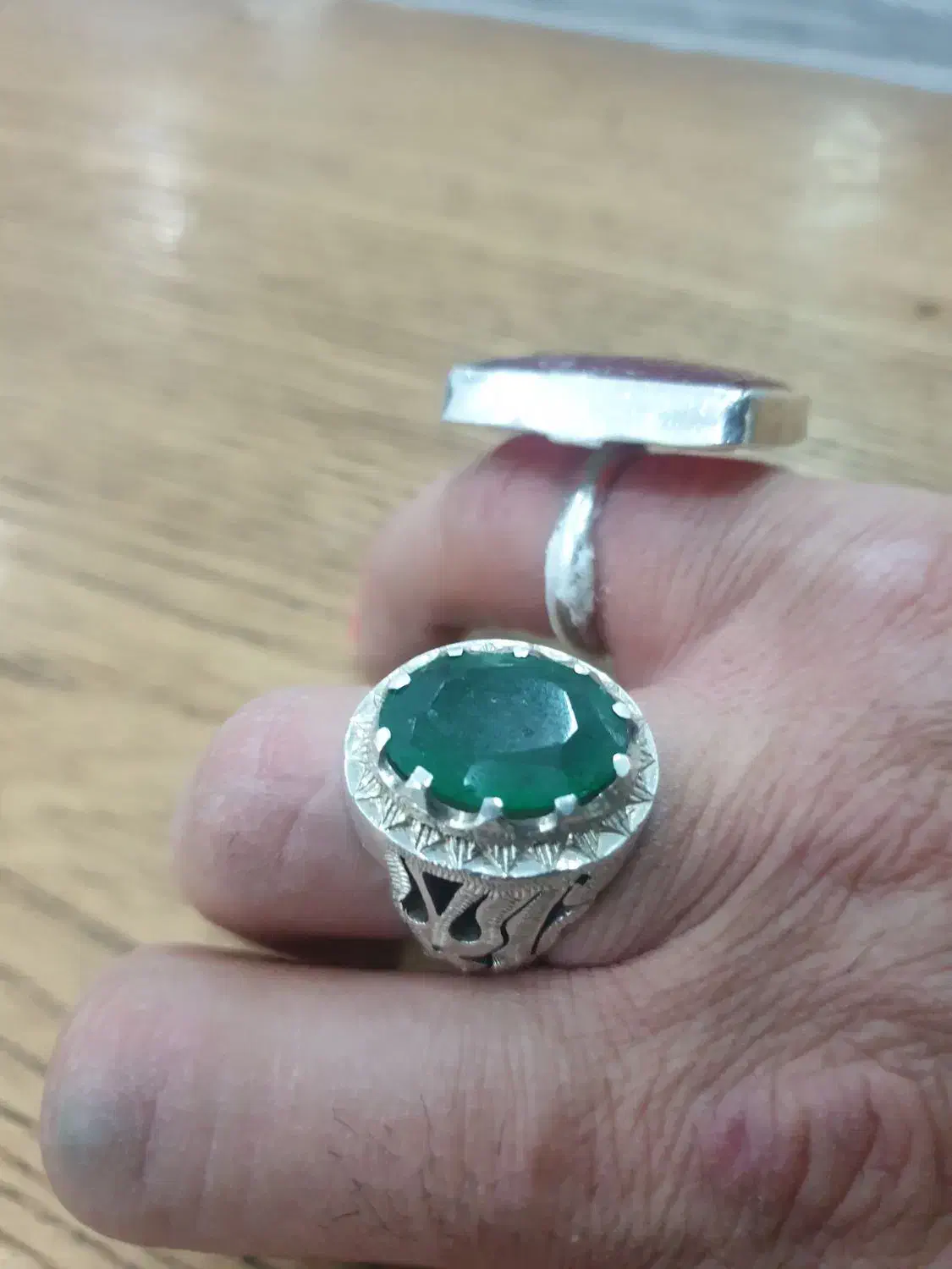 زمرد پنجشیر|جواهرات|رودهن, |دیوار