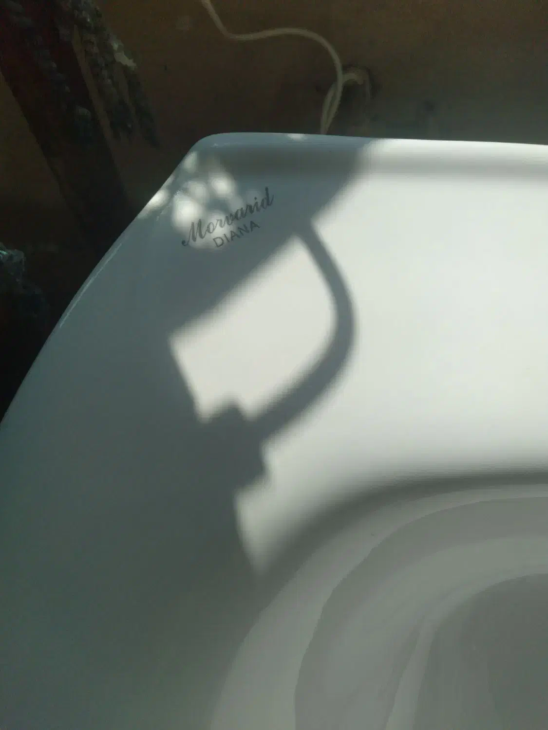 رو شویی بسیار تمیز|لوازم سرویس بهداشتی|گرمسار, |دیوار