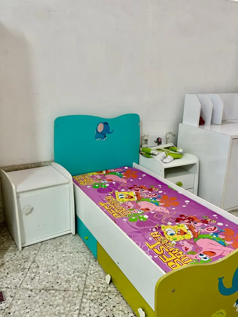 تخت و کمد آپادانا|تخت و صندلی بچه|آمل, |دیوار