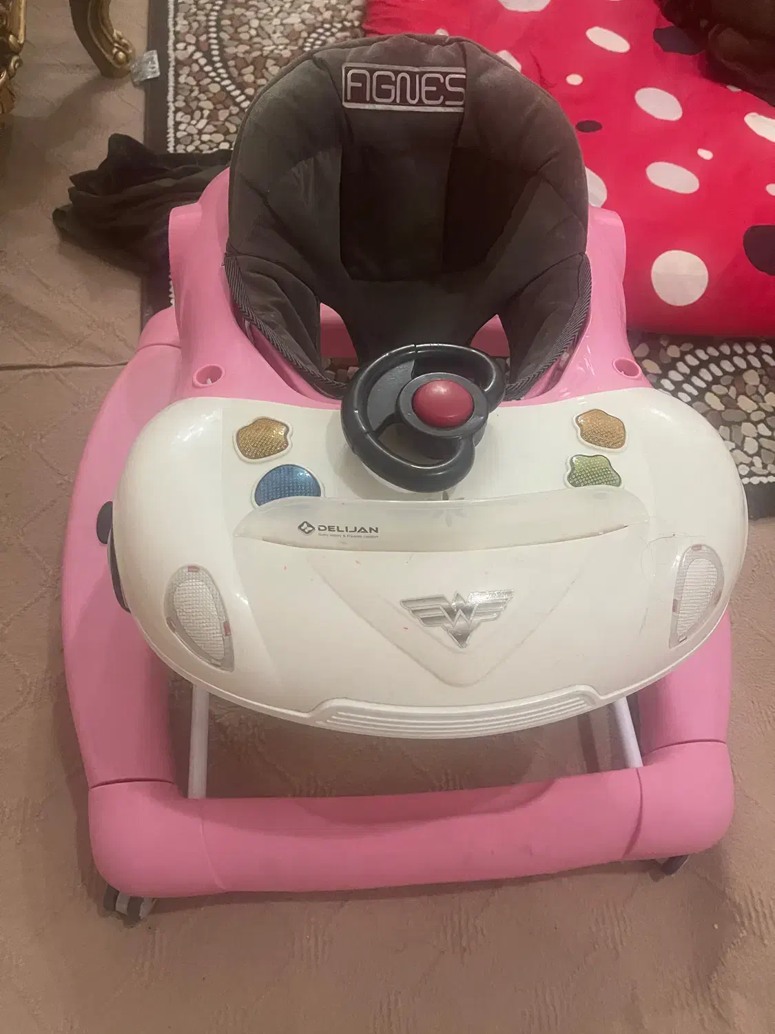 روروکروک|کالسکه و لوازم جانبی|باسمنج, |دیوار