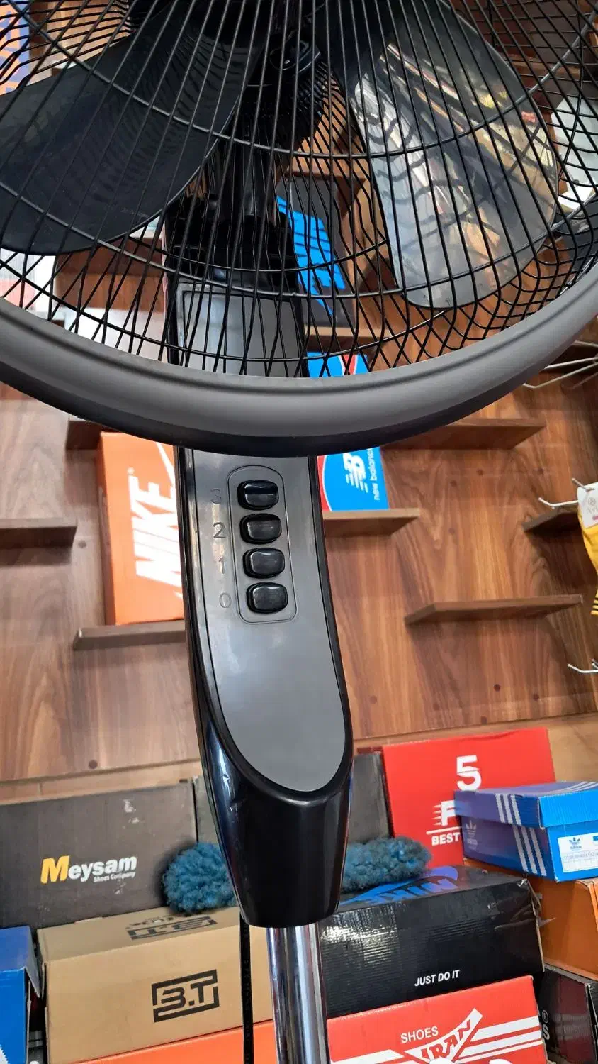 پنکه ایستاده|پنکه و تصفیهکنندهٔ هوا|رشت, جماران|دیوار