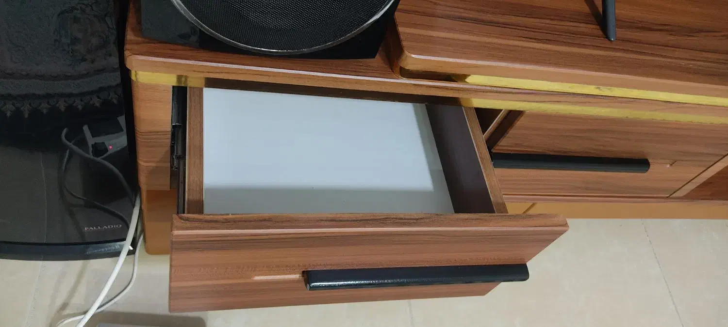 میز تلویزیون چوبی با کیفیت درجه یک وبزرگ|میز تلویزیون|ایرانشهر, |دیوار