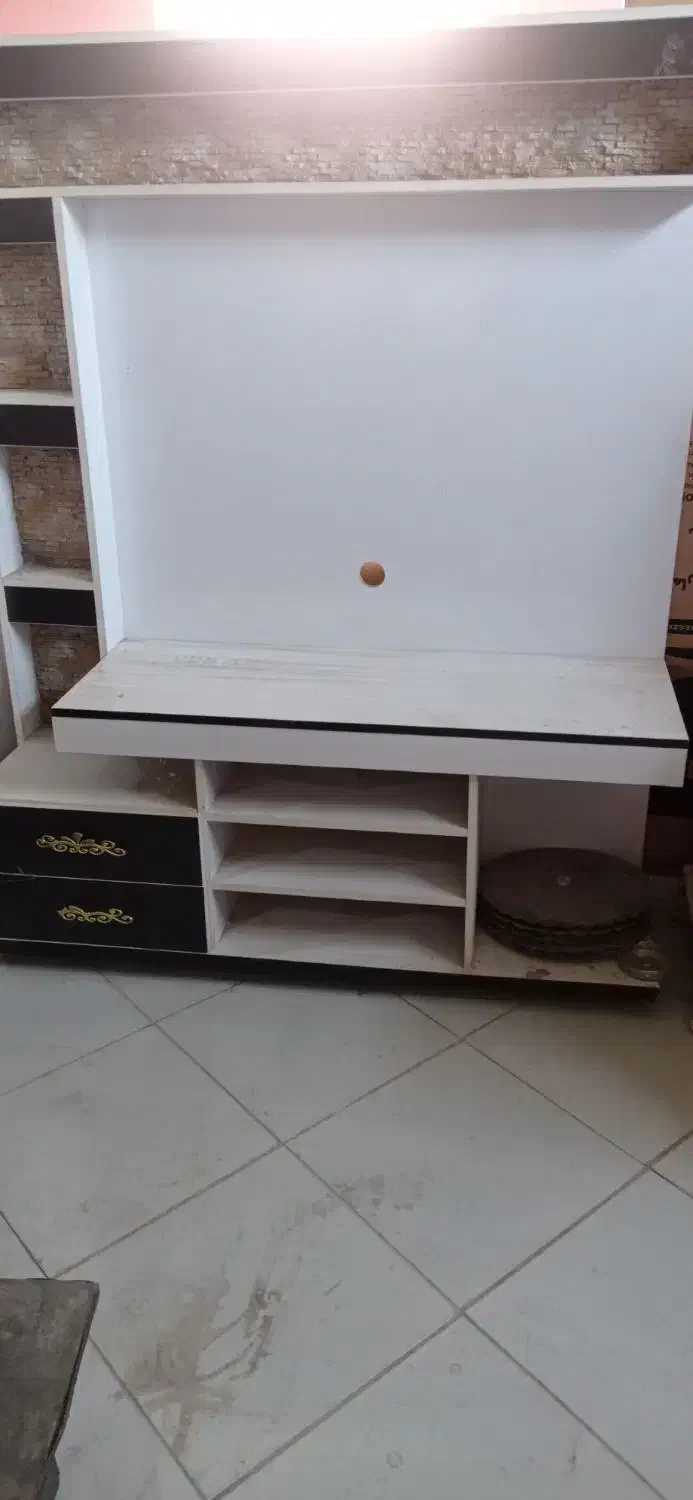 میز تلویزیون|میز تلویزیون|تربت جام, شهید غلام زاده|دیوار