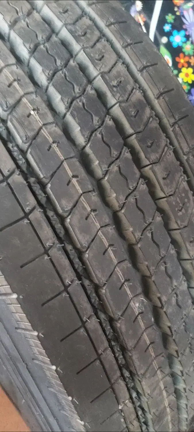 لاستیک نوخاور ۲۳۵ دور۱۷/۵|قطعات یدکی و لوازم جانبی|زاهدان, |دیوار