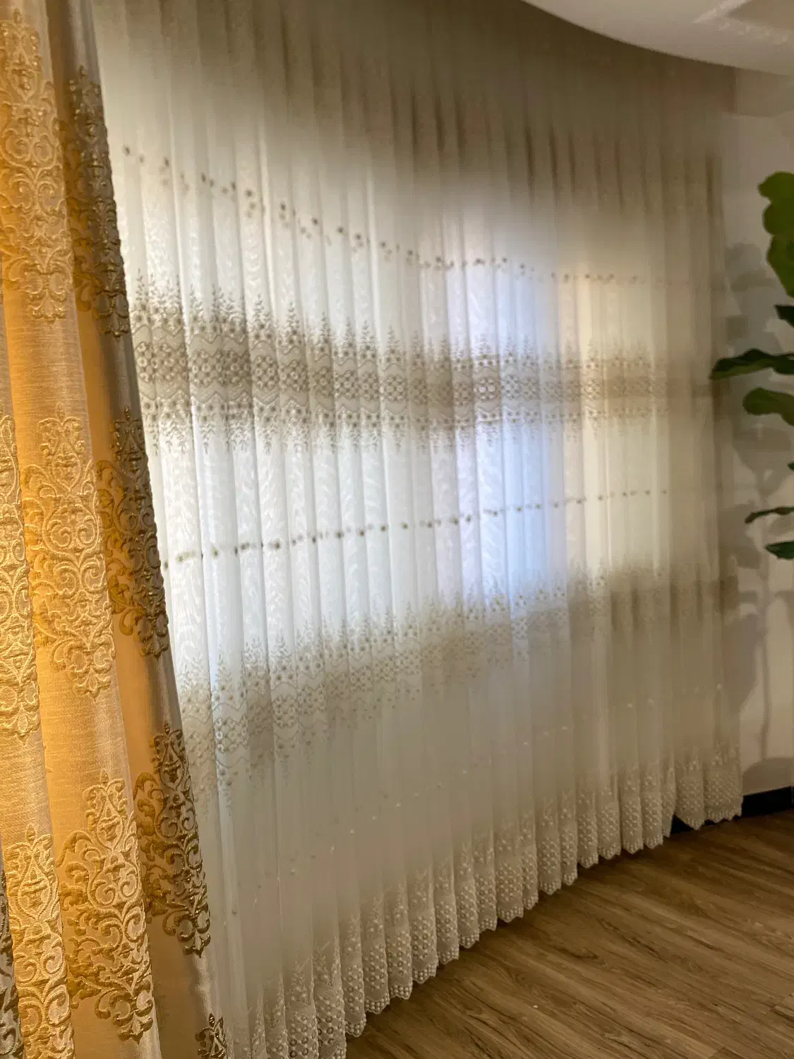 پرده حریر گلدوزی در حدنو|پرده، رانر، رومیزی|ساری, |دیوار