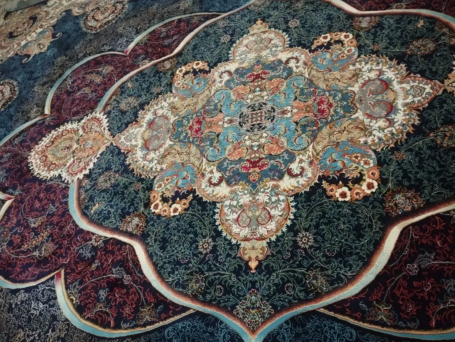 فرش ۱۲متری|فرش|خاوران, |دیوار