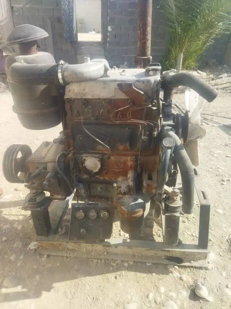 موتور تلمبه آبکش خاور ۴ سیلندر|ماشین‌آلات صنعتی|قیروکارزین, |دیوار