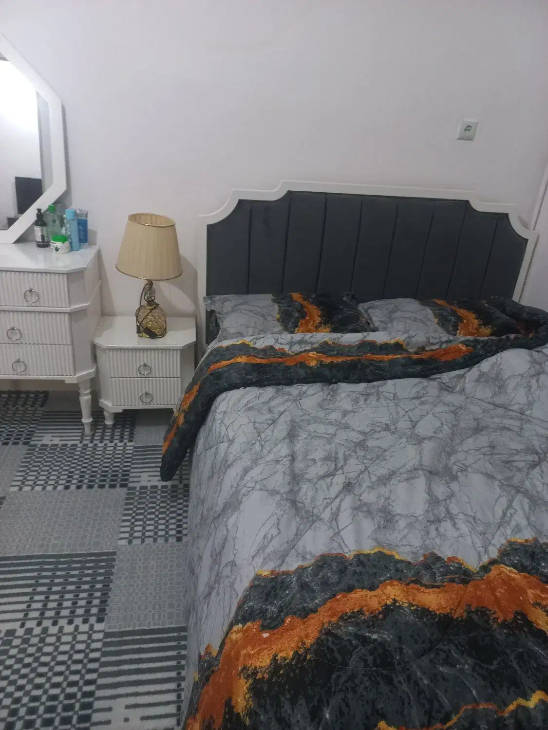 تخت خواب دو نفره|تخت و سرویس خواب|بروجرد, |دیوار