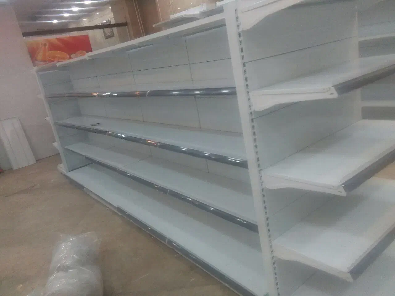 قفسه جزیره ای|فروشگاه و مغازه|شیراز, شاهچراغ|دیوار