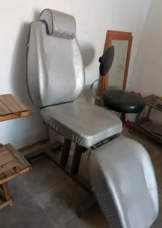 صندلی واینه|آرایشگاه و سالن‌های زیبایی|فردوس (خراسان), |دیوار