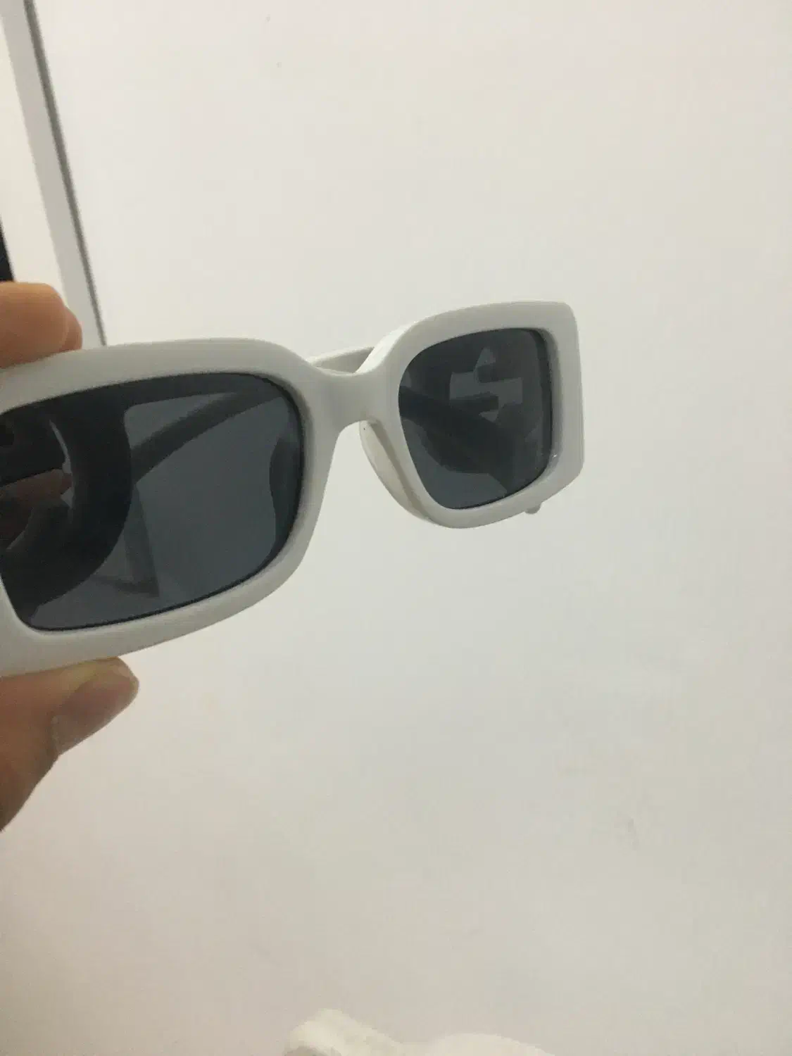 عینک افتابی|زیورآلات و اکسسوری|مشهد, چهارچشمه|دیوار