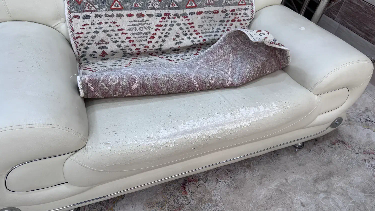 مبل سفید چرم|مبلمان خانگی و میز عسلی|رفسنجان, |دیوار