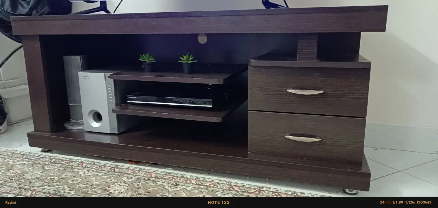 میز تلویزیون چوبی سالم،درحدنو..ارسال رایگان|میز تلویزیون|مشهد, چهارچشمه|دیوار