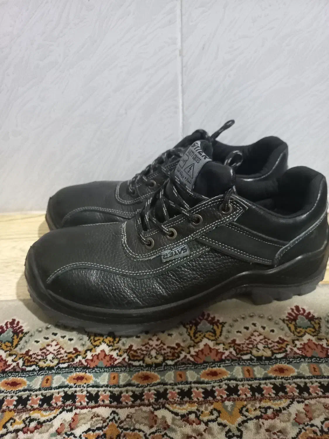 ۲ عدد کفش کار|کیف، کفش، کمربند|گلستان (تهران), |دیوار