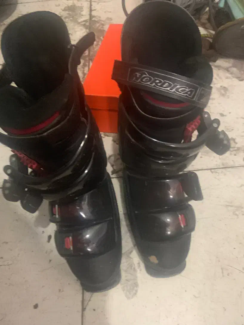 کفش اسکی|ورزش‌های زمستانی|شهریار, شهرک وائین|دیوار