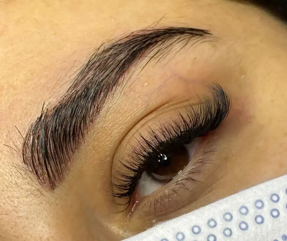 مدل اکستنشن مژه و لیفت ابرو مژه|خدمات آرایشگری و زیبایی|کرمانشاه, |دیوار