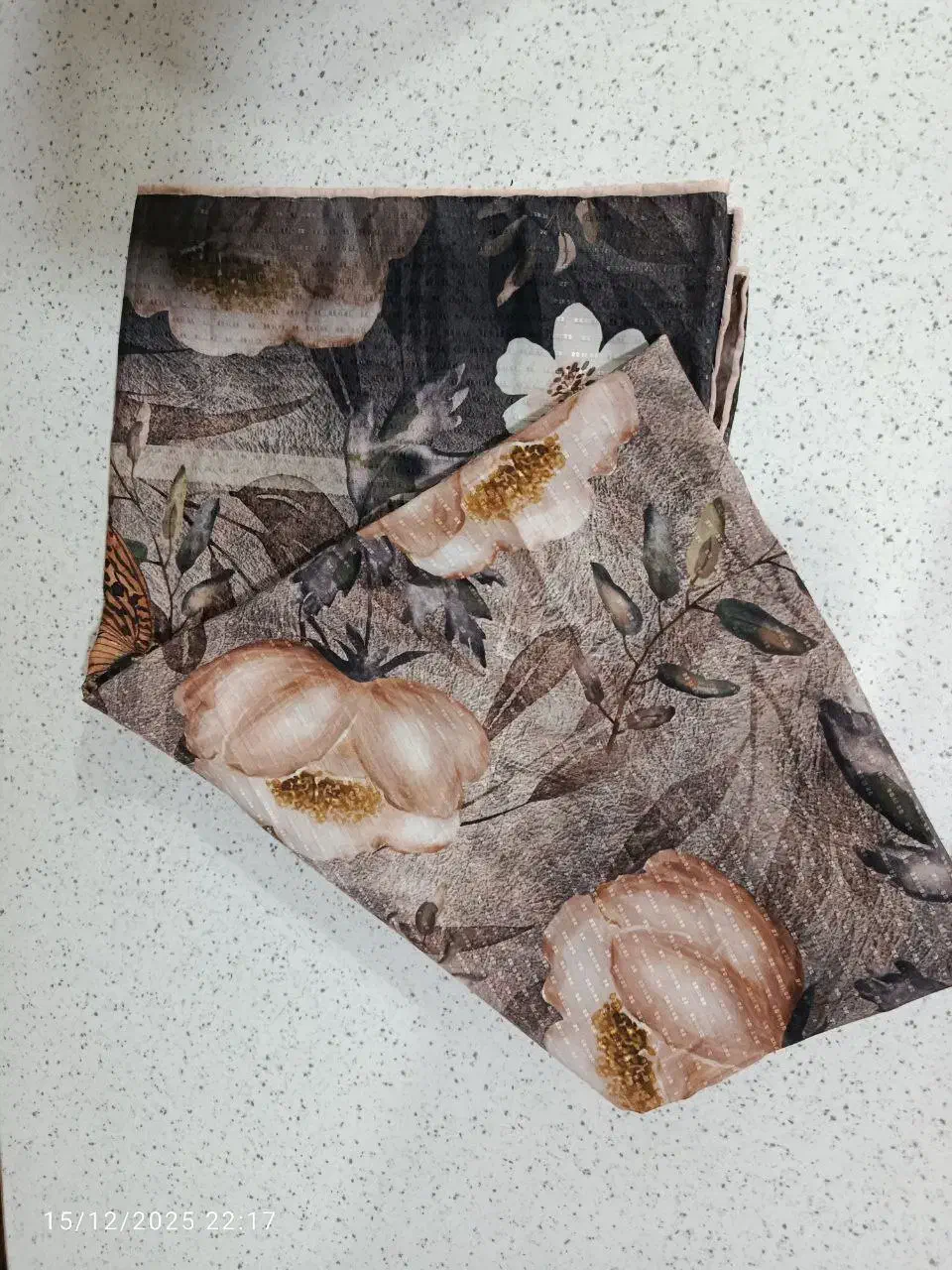 روسری کرمی گل دار|لباس|قم, علی آباد سعدگان|دیوار