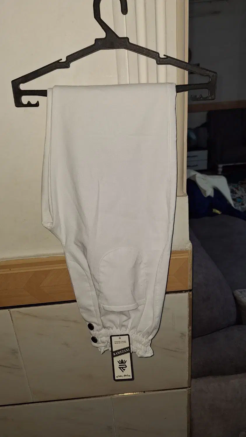 لباس|لباس|تاکستان, |دیوار