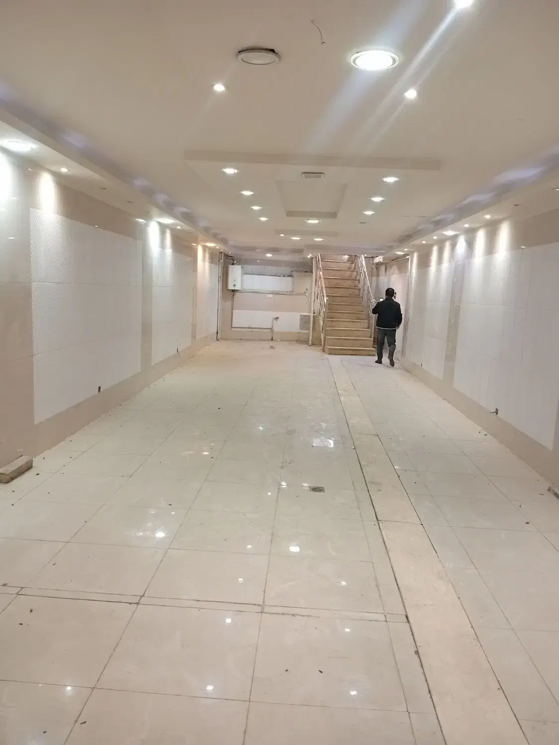 ۹۱ متر مغازه بر خ‌ اصلی بازار کاشی‌وشوینده اجاره|اجارهٔ مغازه و غرفه|تهران, بنی‌هاشم|دیوار