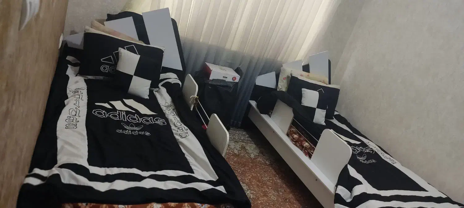 تخت خواب بسیار تمیز|تخت و سرویس خواب|سردشت, |دیوار