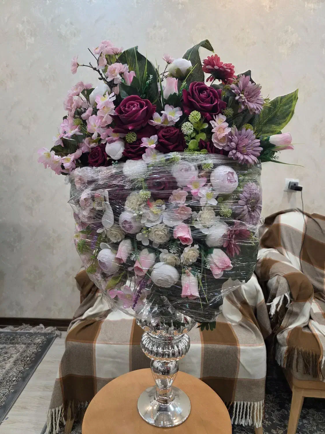 گلدان پر گل ، زیبا و با شکوه|گل مصنوعی|خرمآباد, |دیوار