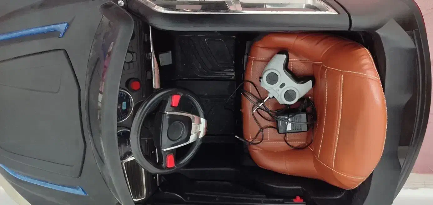 ماشین شارژی|اسباب‌بازی بچه|ایلام, |دیوار