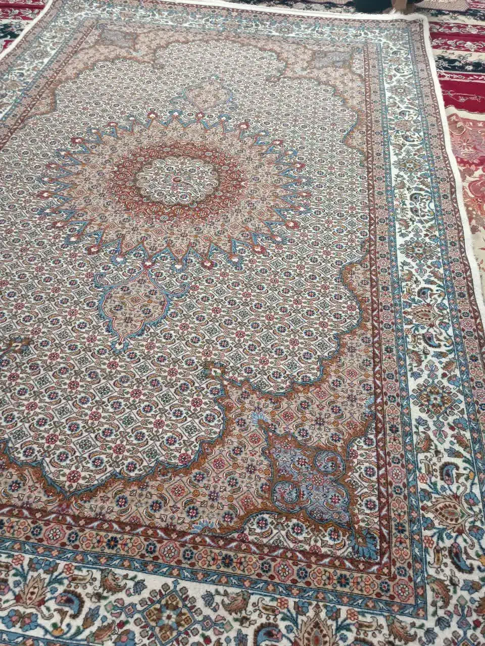 فرش شش متری ریز ماهی دست بافت|فرش|بیرجند, |دیوار