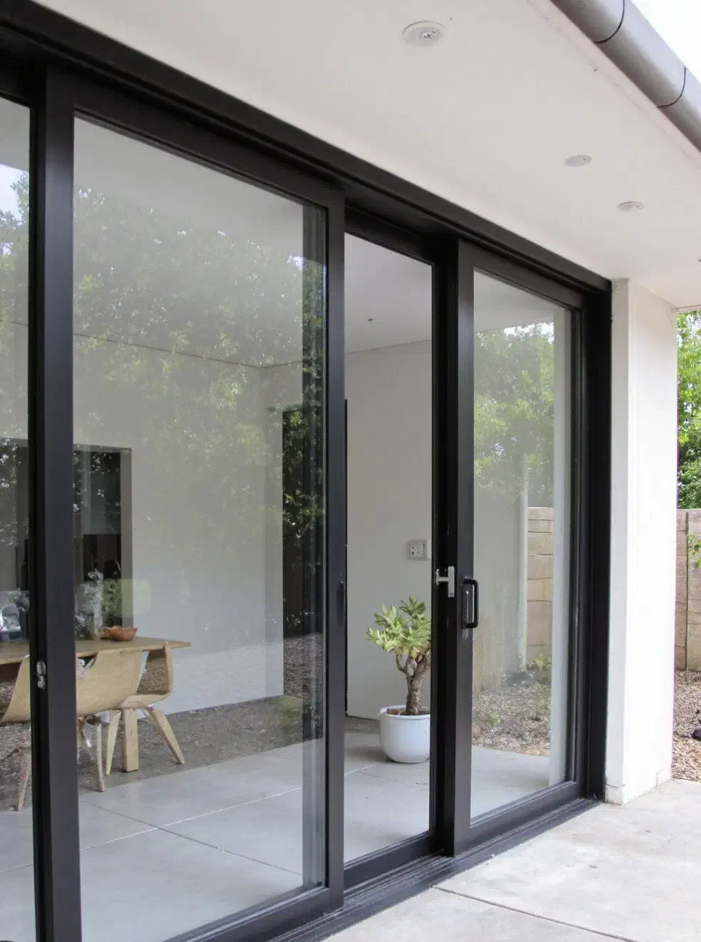 تعمیرات و نصاب درب و پنجره UPVC|خدمات پیشه و مهارت|بوشهر, |دیوار