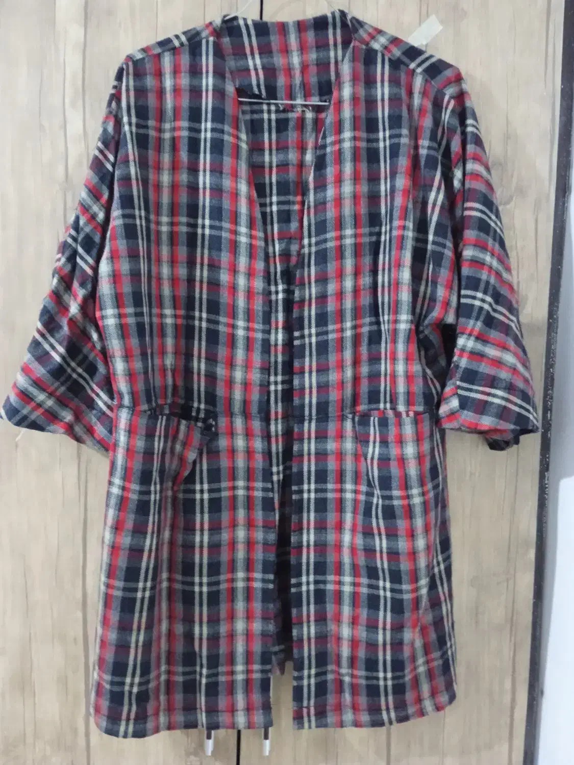 پالتو پاییزه|لباس|شاهین‌شهر, شهرک گلدیس|دیوار