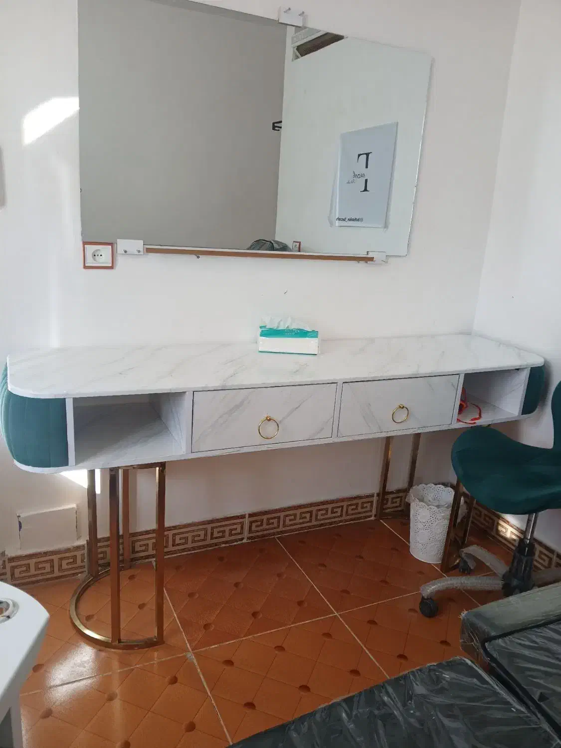 ست کامل وسایل و تجهیزات سالن زیبایی|آرایشگاه و سالنهای زیبایی|پرند, فاز ۱|دیوار