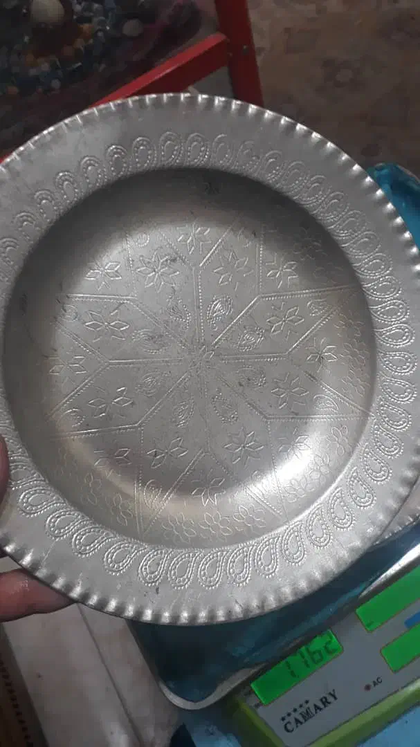 بشقاب دوری قلمزنی مسی|صنایع دستی و سایر لوازم تزئینی|ارومیه, |دیوار