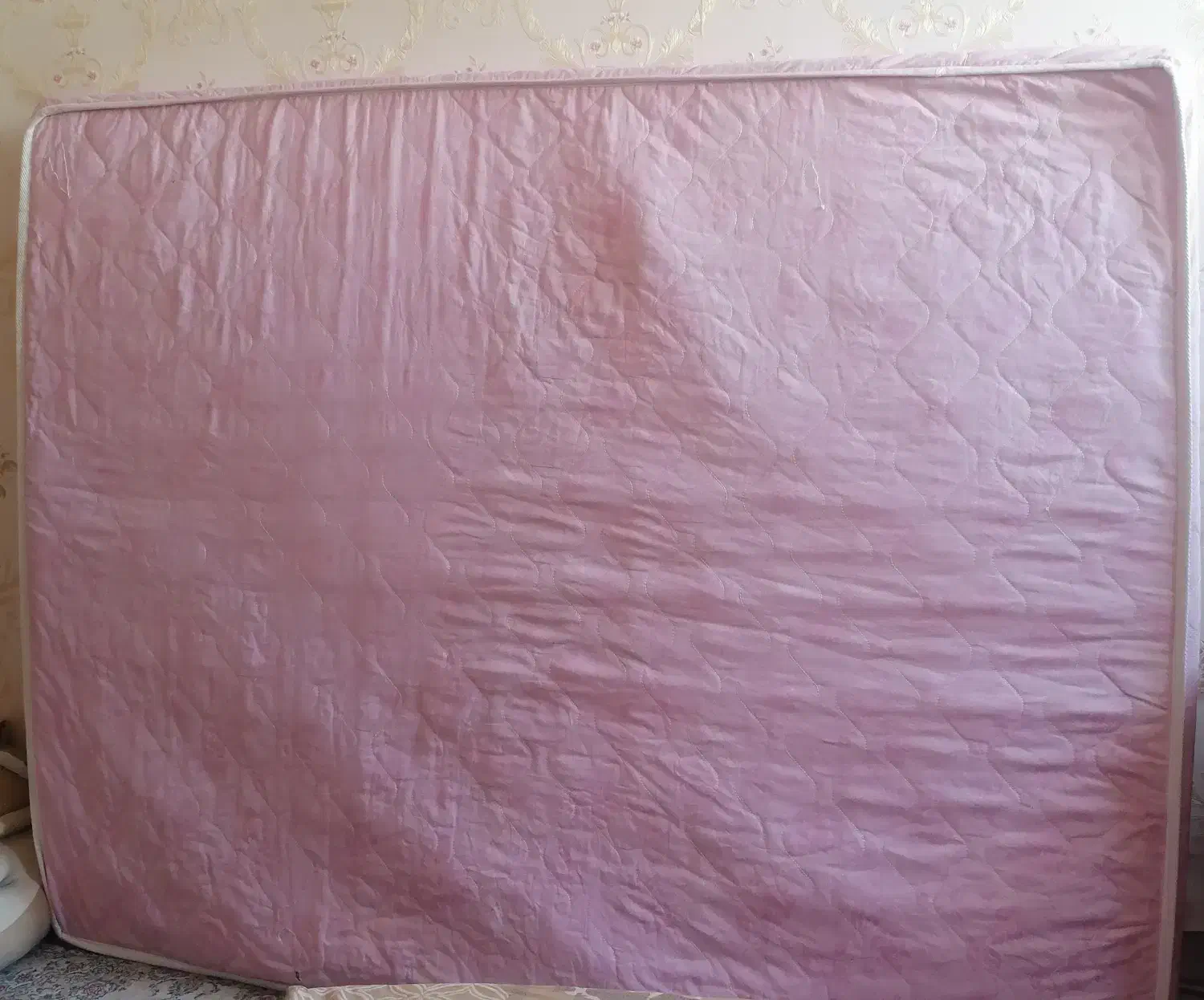 تشک فنری|تشک تختخواب|اصفهان, باغ فدک|دیوار