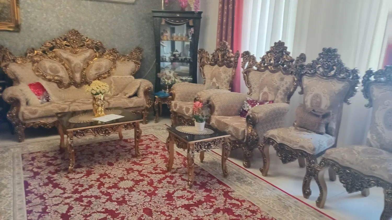 فروش مبل ۹ نفره سلطنتی بسیار شیک و زیبا|مبلمان خانگی و میز عسلی|رشت, شهرک شهید مفتح|دیوار