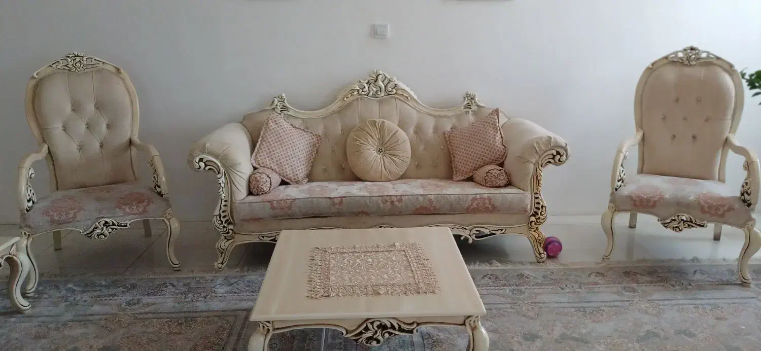 مبل ۷ نفره کلاسیک با جلو مبلی و عسلی و میز بار|مبلمان خانگی و میز عسلی|رباط‌کریم, رباط‌کریم|دیوار