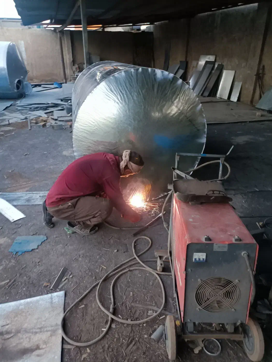 تانکر 4000 لیتری گالوانیزه نو و2000 و 1000لیتری|مصالح و تجهیزات ساختمان|بروجرد, |دیوار