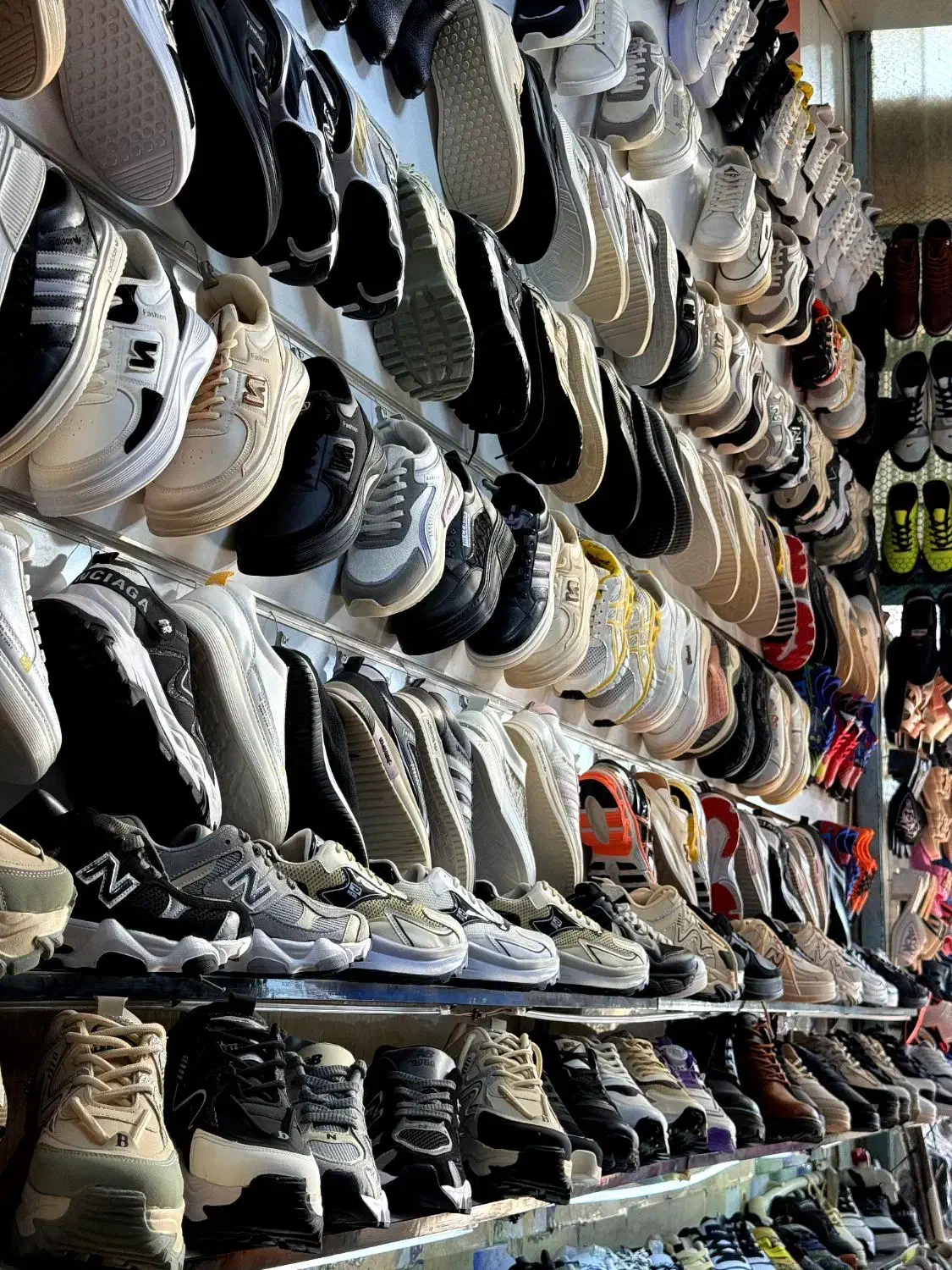 واگذاری مغازه کفش فروشی|فروشگاه و مغازه|مریوان, |دیوار