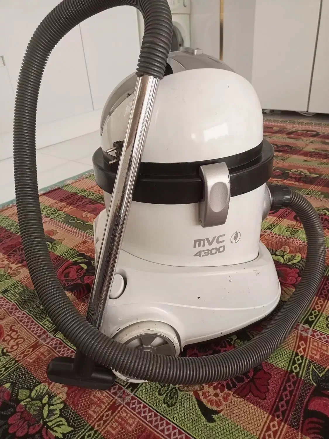 فروش جارو برقی در حد نو|جاروبرقی، جارو شارژی، بخارشو|بانه, |دیوار