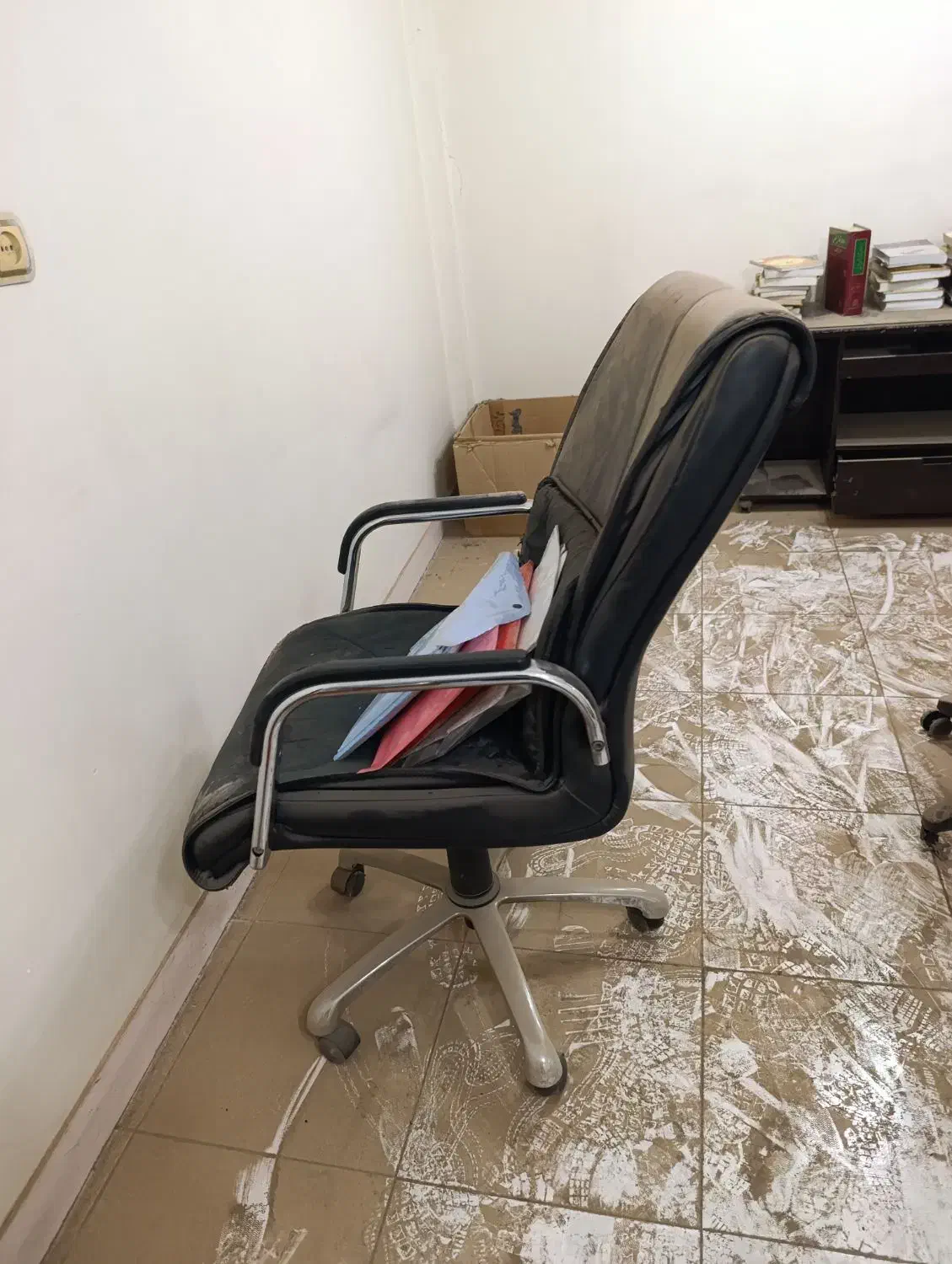 صندلی میز و طبقه و فایل اداری|مبلمان اداری|اهواز, کوی فاطمیه|دیوار