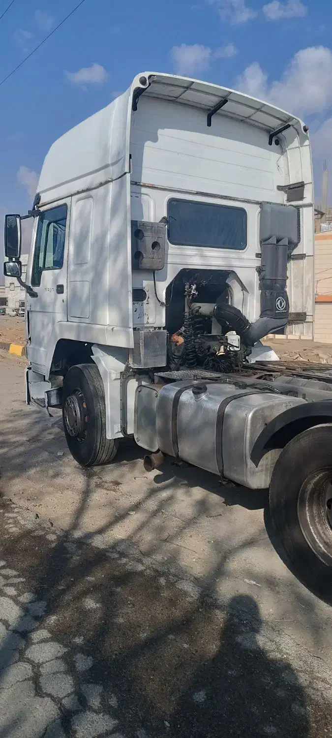 کشنده هوو|خودرو سنگین|قروه, |دیوار