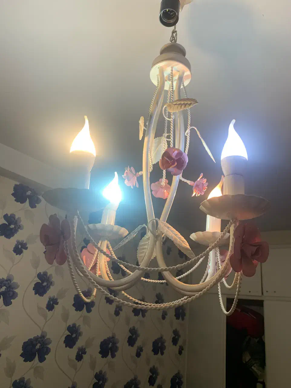 لوستر اتاق خواب|لوستر و چراغ آویز|کرج, کیانمهر|دیوار