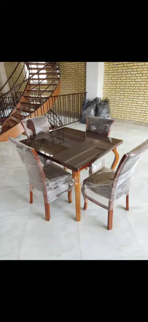 مبل نهارخوری ۴نفره|میز و صندلی غذاخوری|ملایر, |دیوار