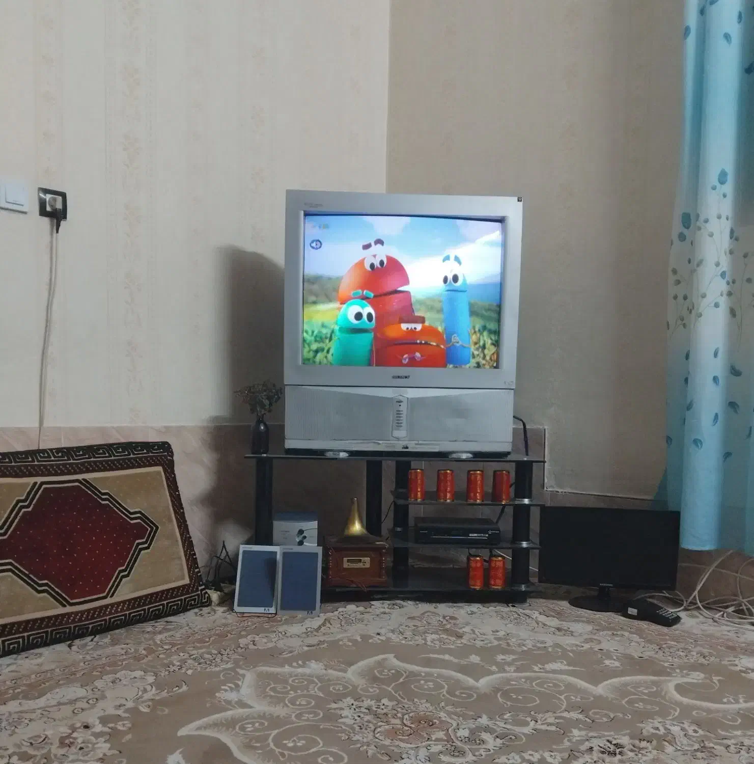 تلوزیون 32 اینچ سونی درحدنو|تلویزیون و پروژکتور|خفر, |دیوار