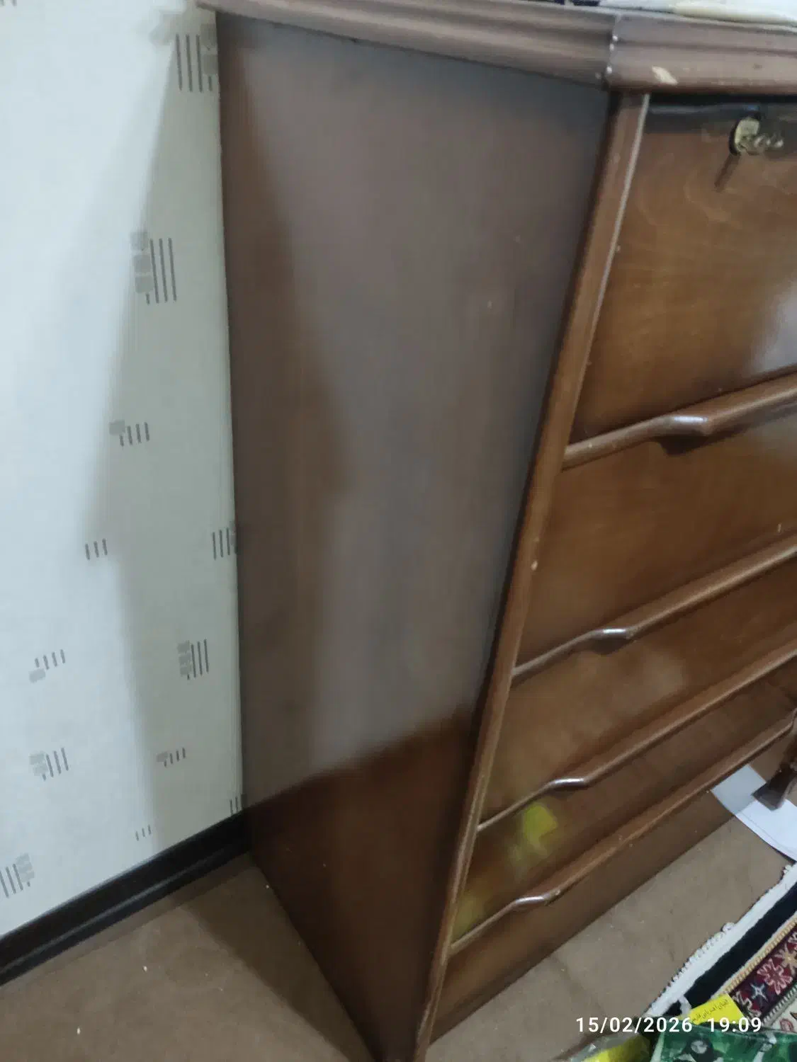 دراور بزرگ|جاکفشی، کمد، دراور|شاهین‌شهر, مخابرات (شهید بهشتی)|دیوار