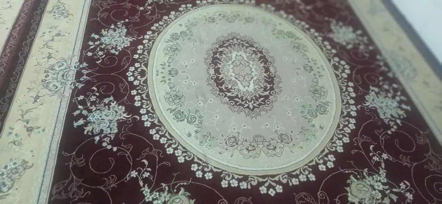 پشتی فرش تلویزیون و میزتلویزیون|فرش|قم, قلعه کامکار|دیوار