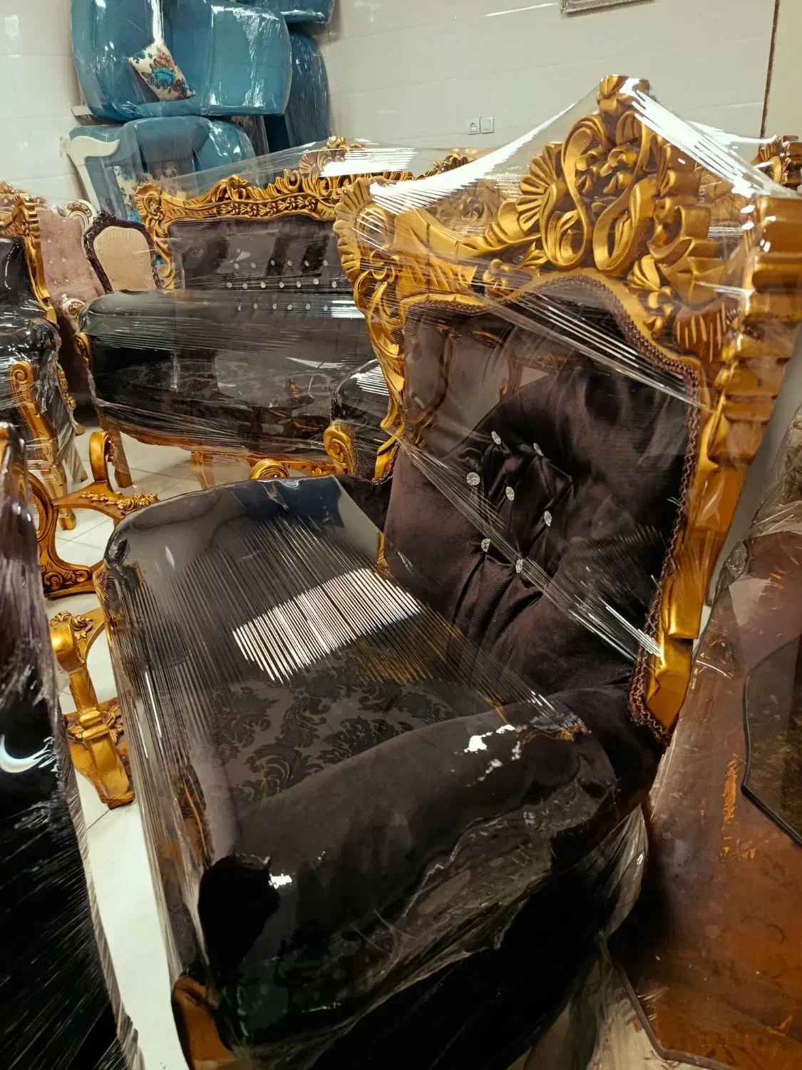 مبل تاج عروس ۹نفره و میز غذاخوری 8نفره|مبلمان خانگی و میز عسلی|قائم‌شهر, |دیوار