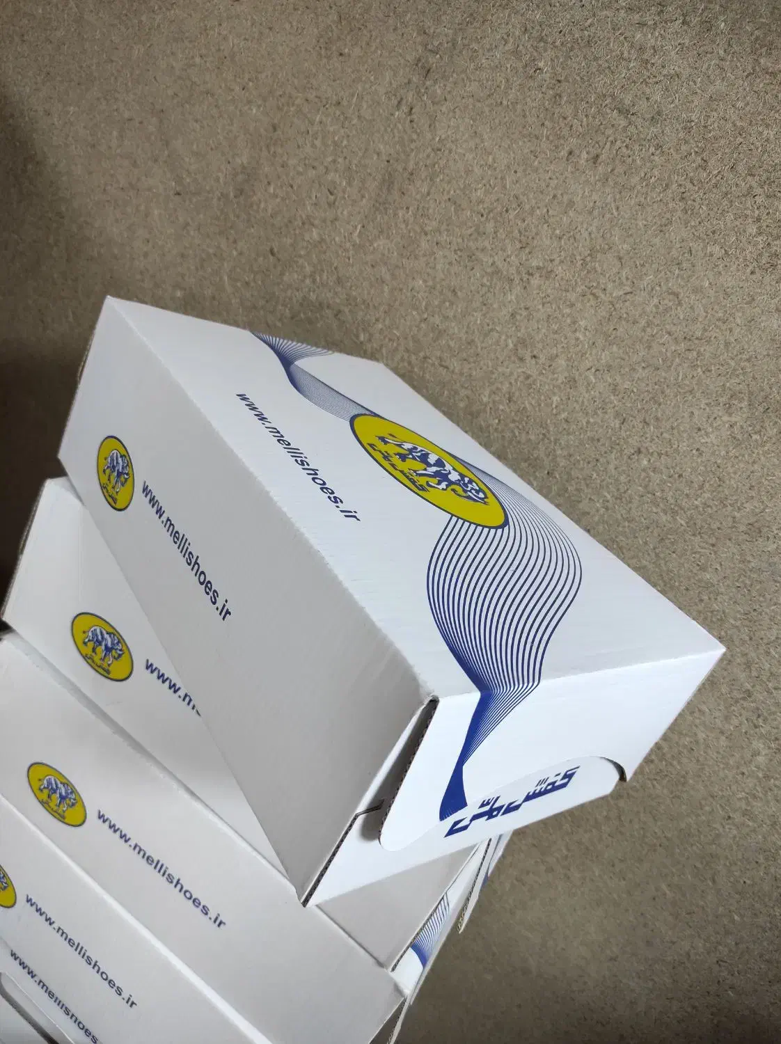 تولید انواع کارتن / جعبه / کارتن پستی|عمده‌فروشی|رشت, منظریه|دیوار