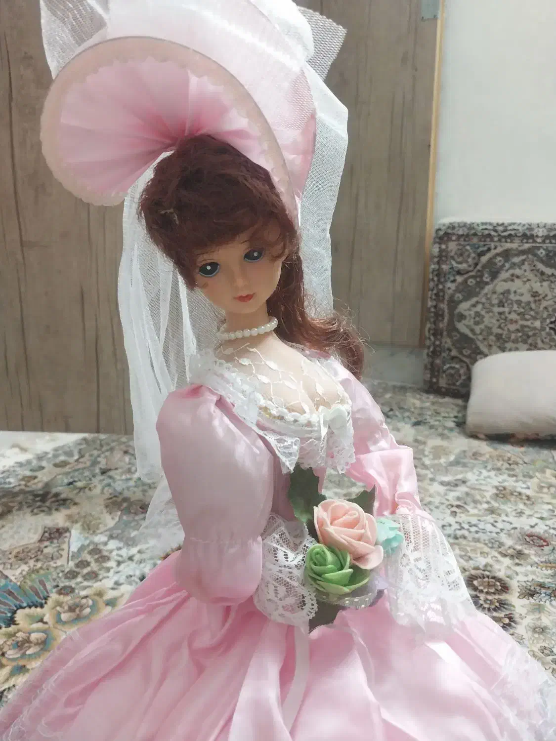 عروسک|اسباب‌‌بازی|قم, نیروگاه|دیوار