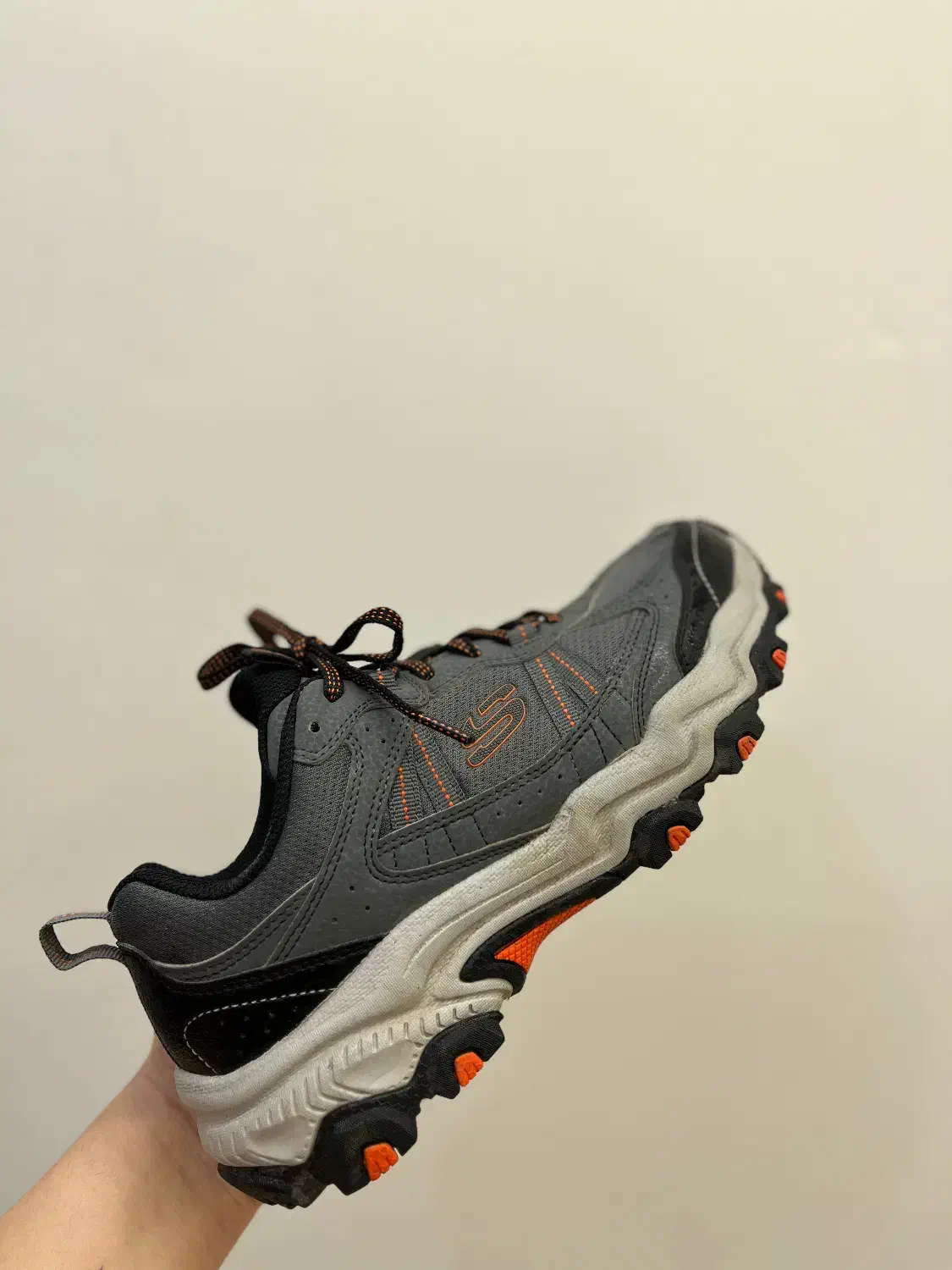 کتونی اسکچرز اورجینال|کیف، کفش، کمربند|صومعه‌سرا, |دیوار