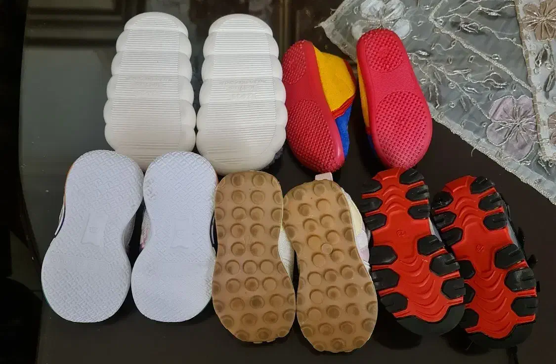 کتانی دخترانه|کفش و لباس بچه|تهران, شهرک دریا|دیوار