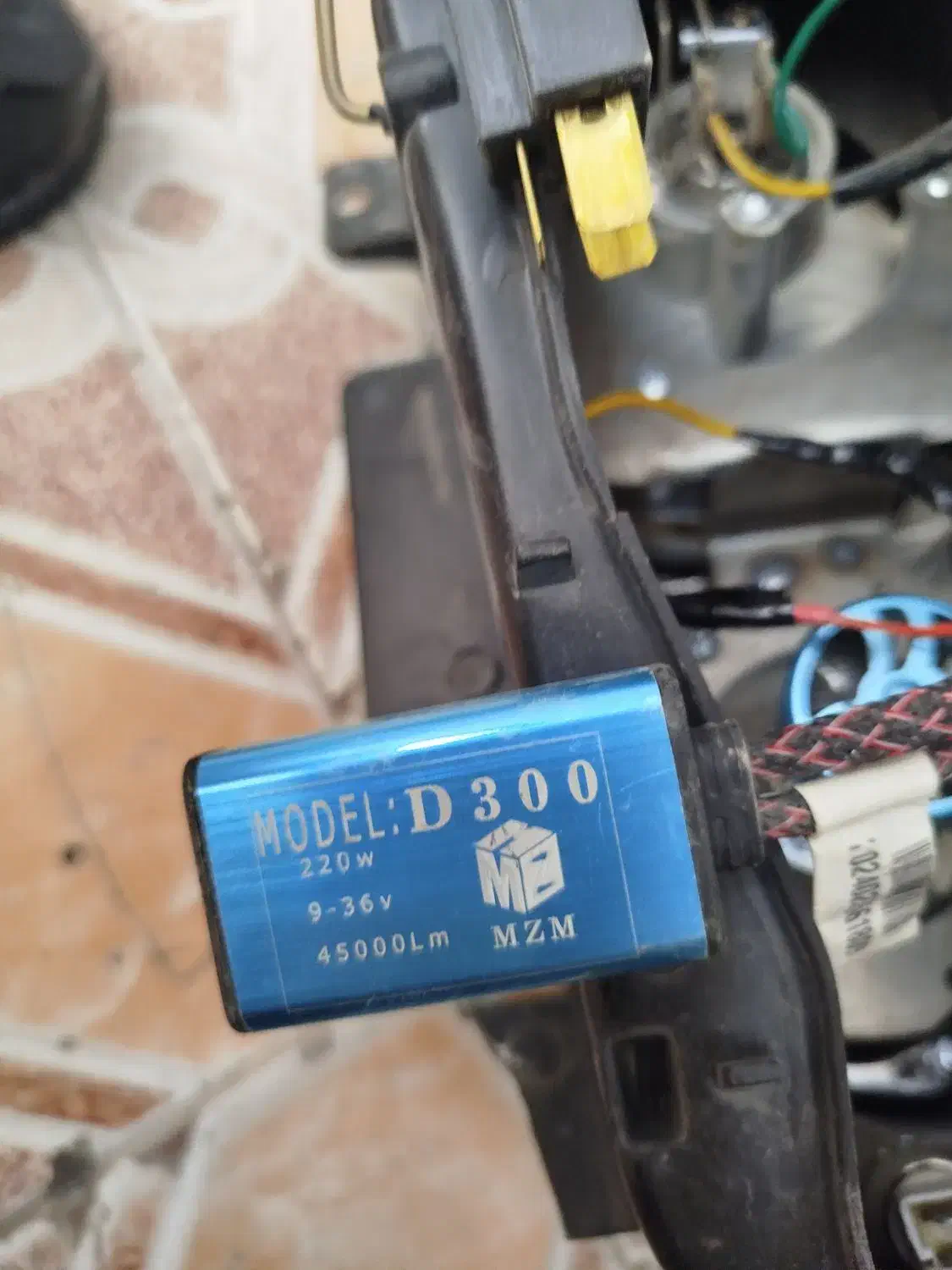 ساعت دیواری به عکس دقت کنید|ساعت دیواری و تزئینی|زابل, |دیوار